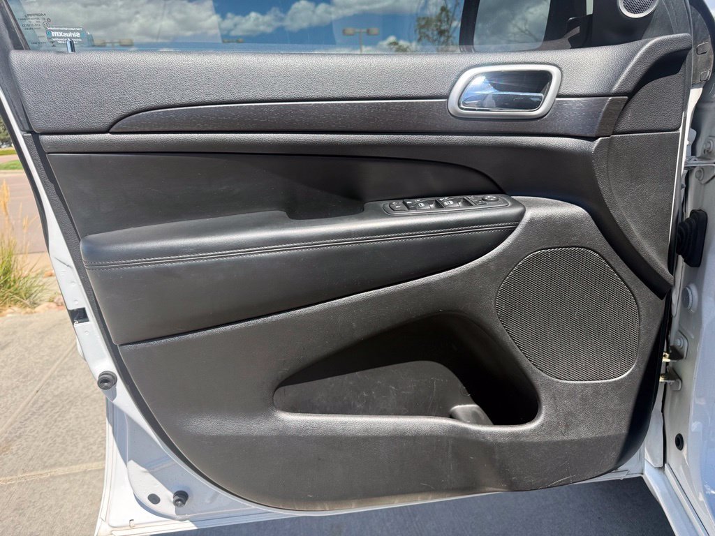 Used 2017 Jeep Grand Cherokee Altitude AWD/4WD image 10