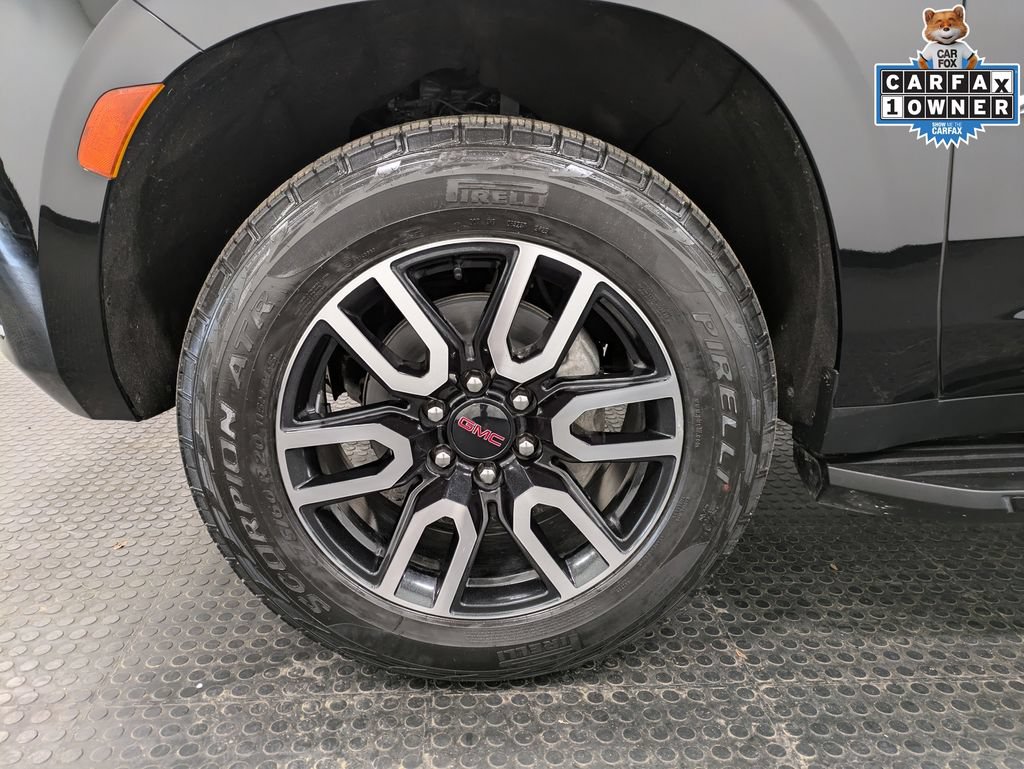 Used 2024 GMC Yukon AT4 w/ Technology Package AWD/4WD image 7