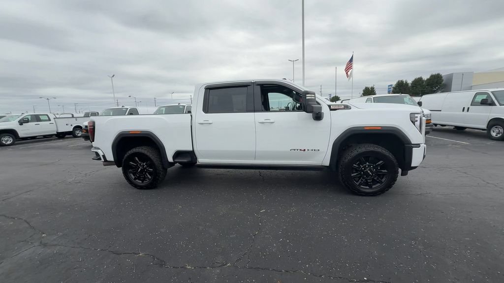 Used 2024 GMC Sierra 2500 AT4 w/ AT4 Premium Plus Package AWD/4WD image 9