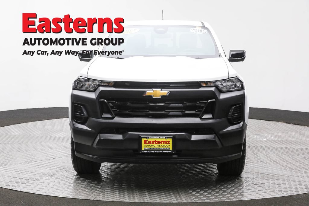 Used 2024 Chevrolet Colorado W/T w/ Technology Package image 2