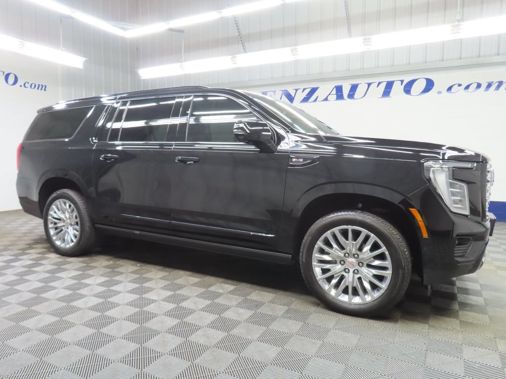 Used 2025 GMC Yukon XL Denali w/ Sun & Power Step Package AWD/4WD image 3