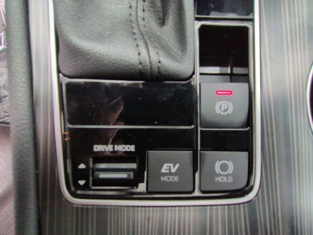 Used 2024 Toyota Sienna Platinum image 35