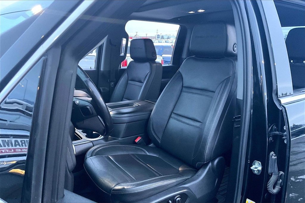 Used 2021 GMC Sierra 3500 Denali w/ Denali Ultimate Package image 26