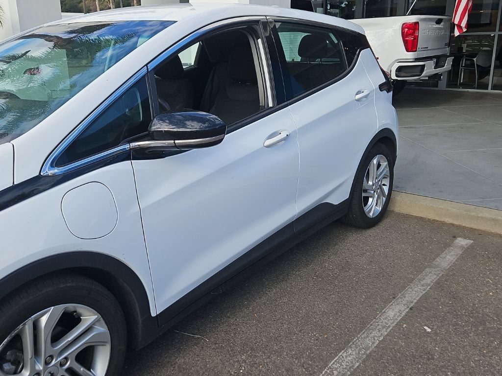 Used 2023 Chevrolet Bolt LT w/ Driver Confidence Package FWD image 2