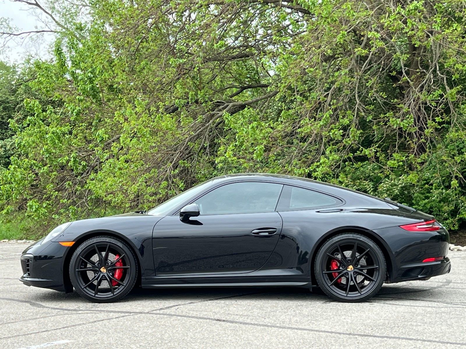 Certified 2019 Porsche 911 Carrera 4S AWD/4WD image 2