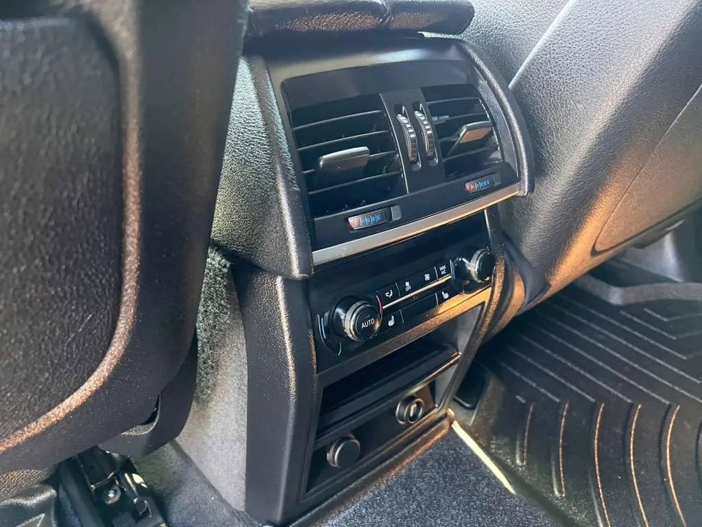 Used 2015 BMW X5 xDrive50i AWD/4WD image 28