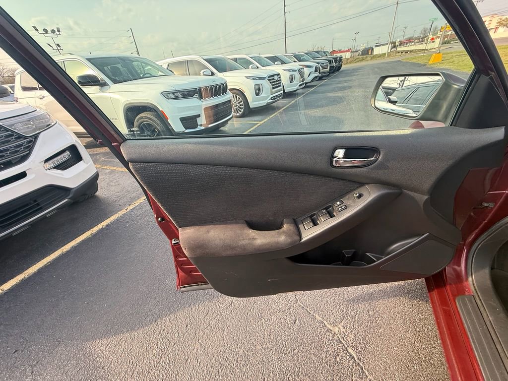 Used 2011 Nissan Altima 2.5 S image 10