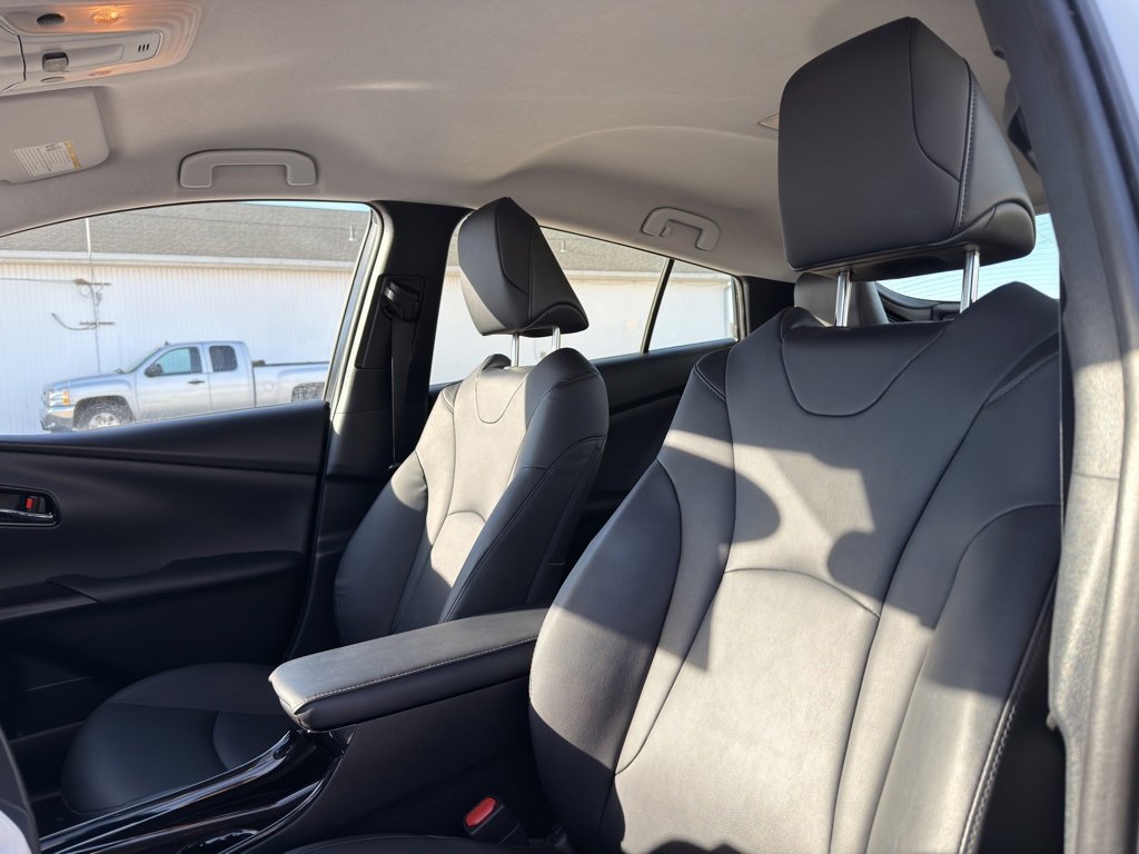 Used 2018 Toyota Prius Prime Premium image 28