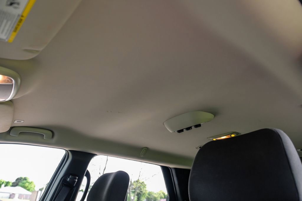 Used 2018 Dodge Durango SXT w/ 3rd Row Seating Group RWD image 36