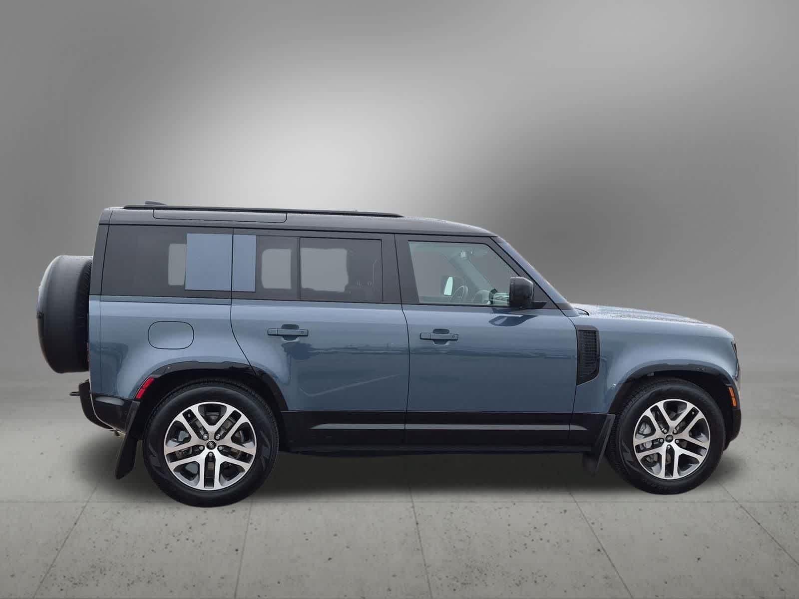 Used 2025 Land Rover Defender 110 X-Dynamic SE AWD/4WD image 7