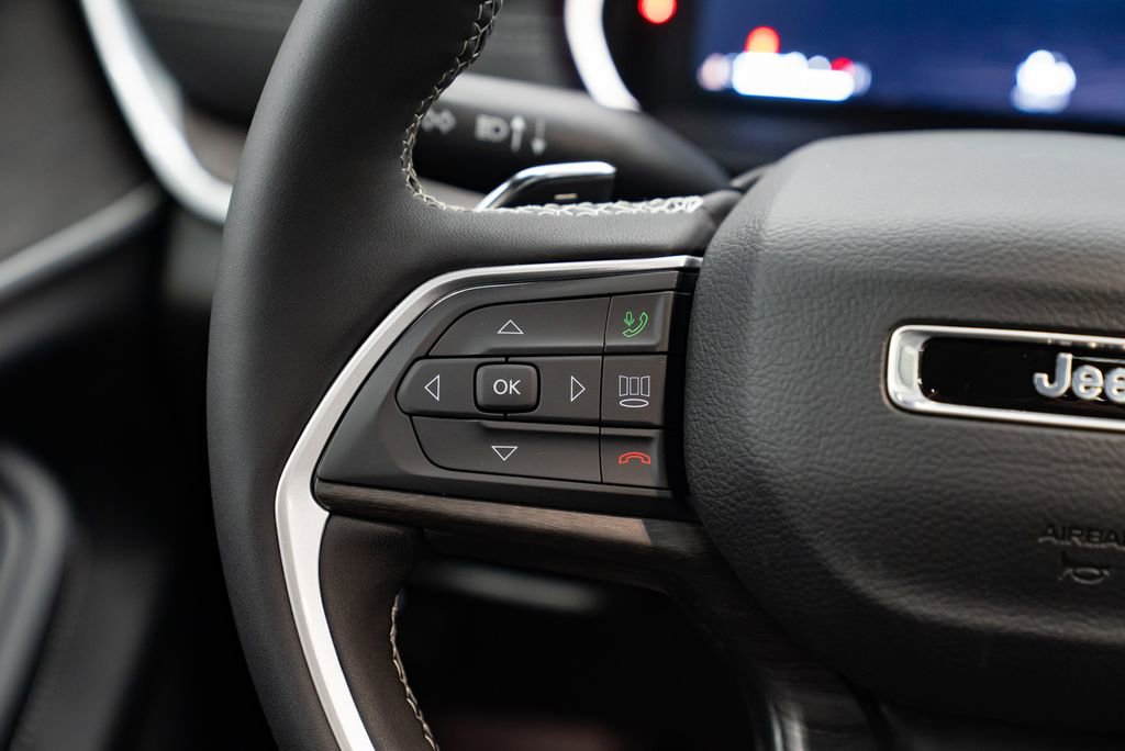 New 2025 Jeep Grand Cherokee Limited w/ Trailer Tow Package image 17