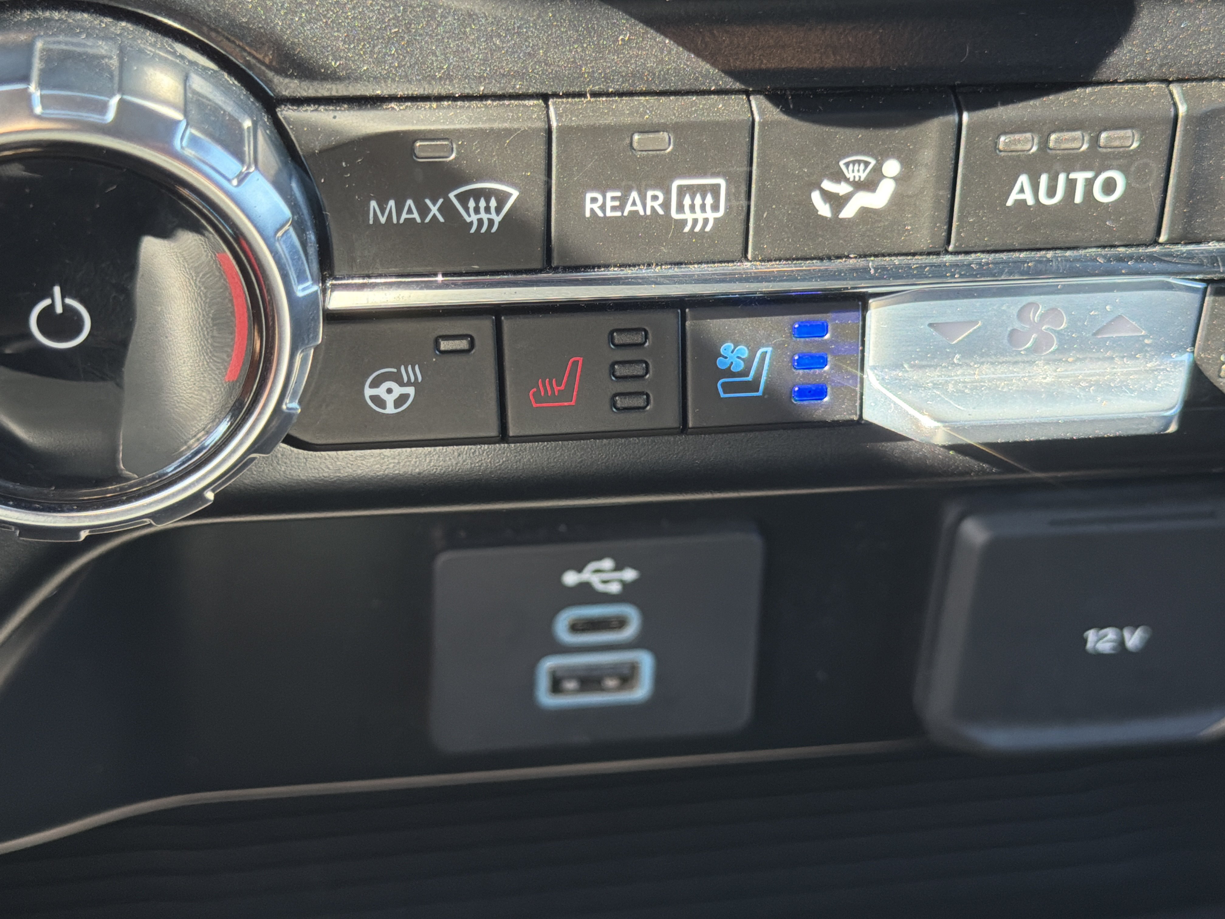 Used 2024 Ford F350 Lariat w/ Camper Package AWD/4WD image 28