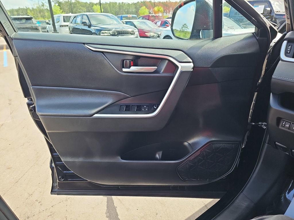 Used 2023 Toyota RAV4 XLE FWD image 31