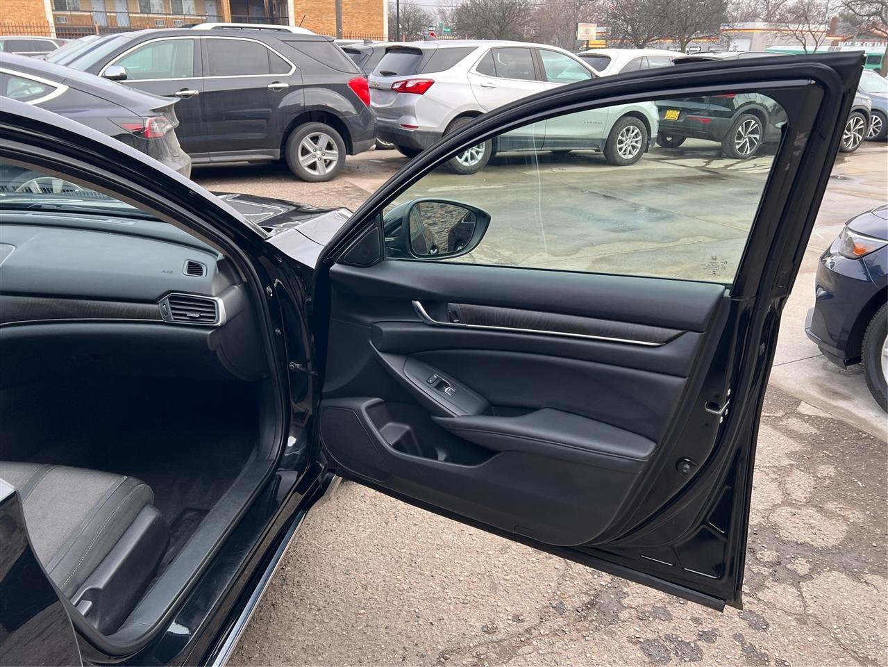 Used 2020 Honda Accord EX image 32