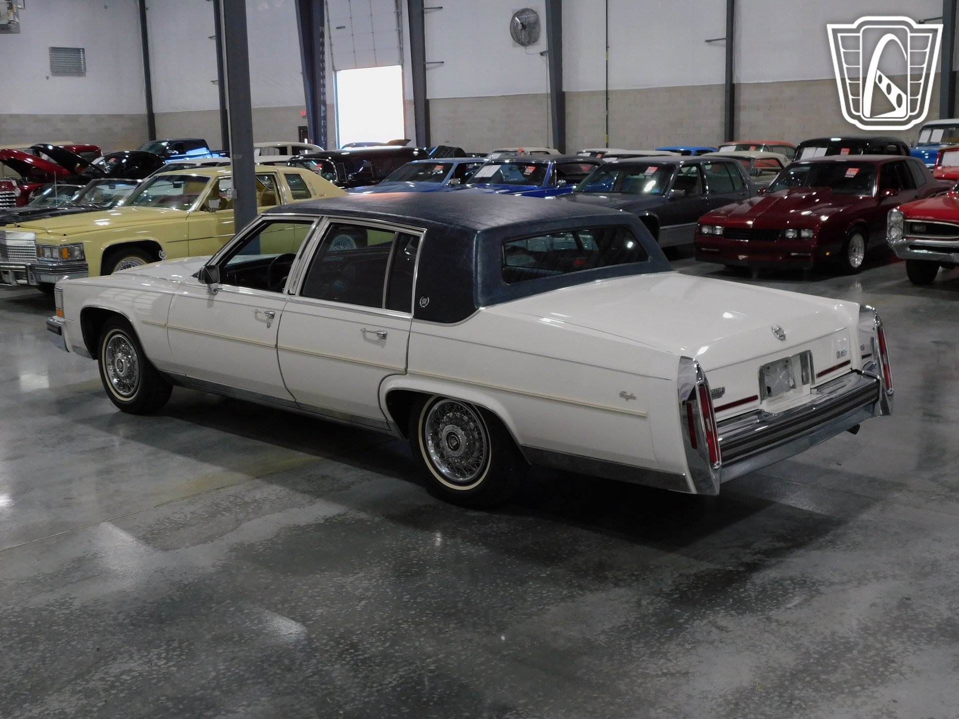 Used 1988 Cadillac Brougham RWD image 31
