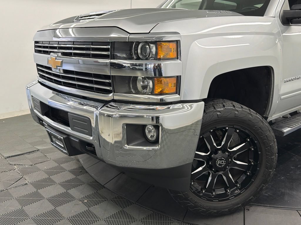 Used 2018 Chevrolet Silverado 2500 LT w/ LT Convenience Package RWD image 4