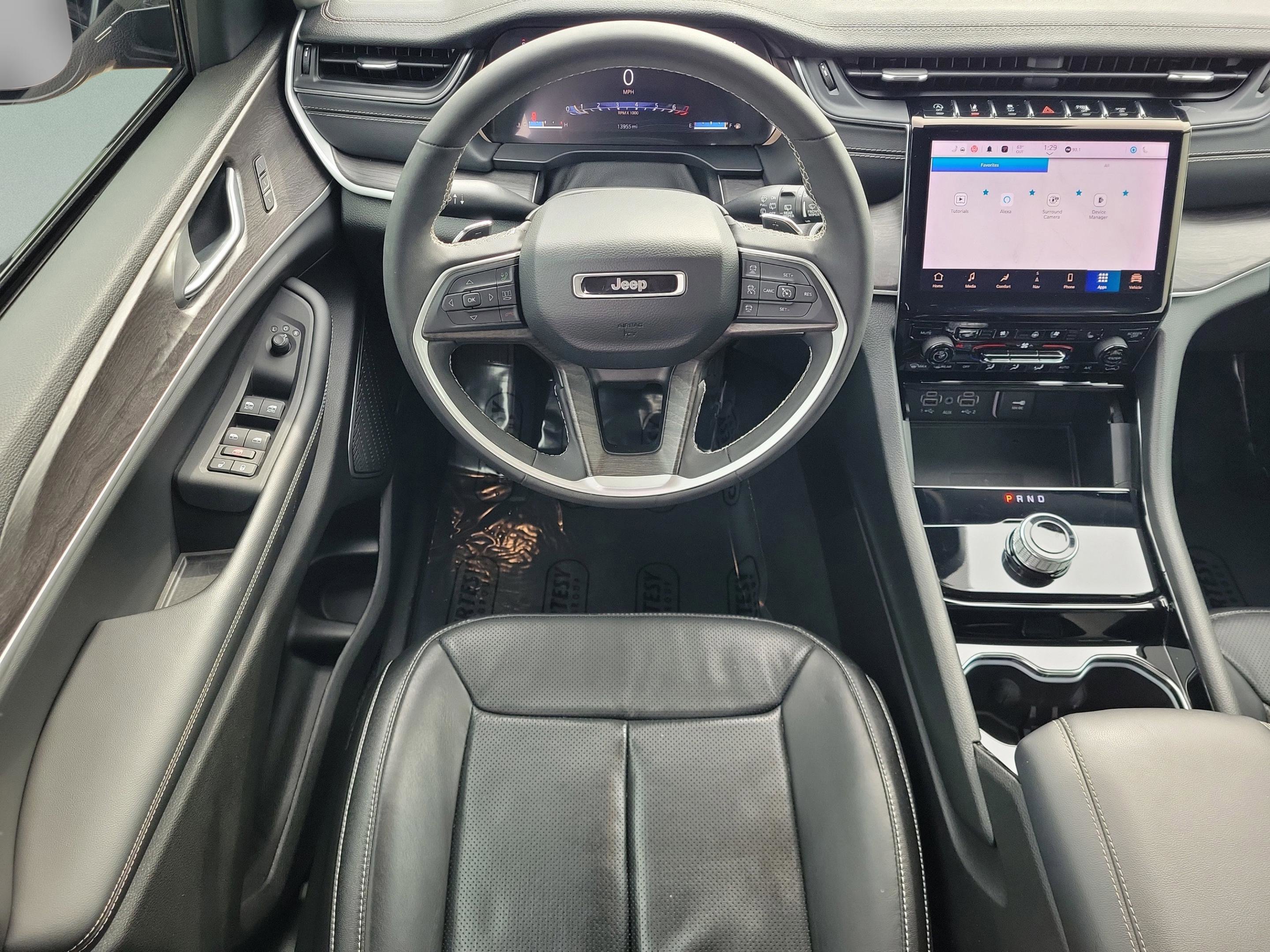 Used 2023 Jeep Grand Cherokee L Limited w/ Luxury Tech Group II image 14