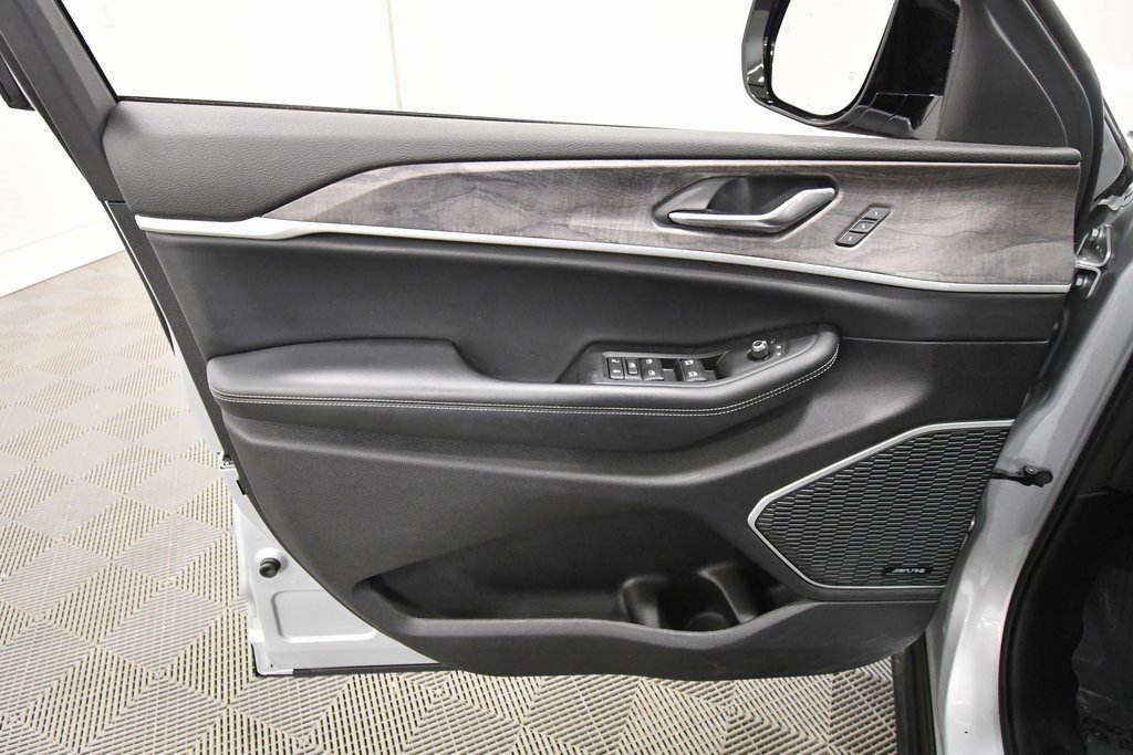 Used 2021 Jeep Grand Cherokee L Limited w/ Trailer Tow Group (B) image 13