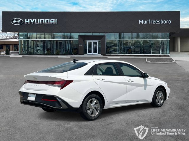 New 2026 Hyundai Elantra SE FWD image 5