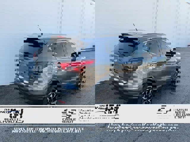 Used 2018 Nissan Rogue Sport SL w/ SL Premium Package image 4