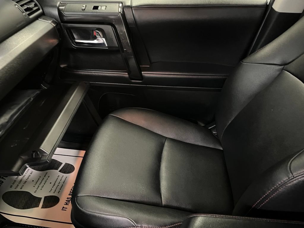 Used 2022 Toyota 4Runner TRD Off-Road Premium AWD/4WD image 40