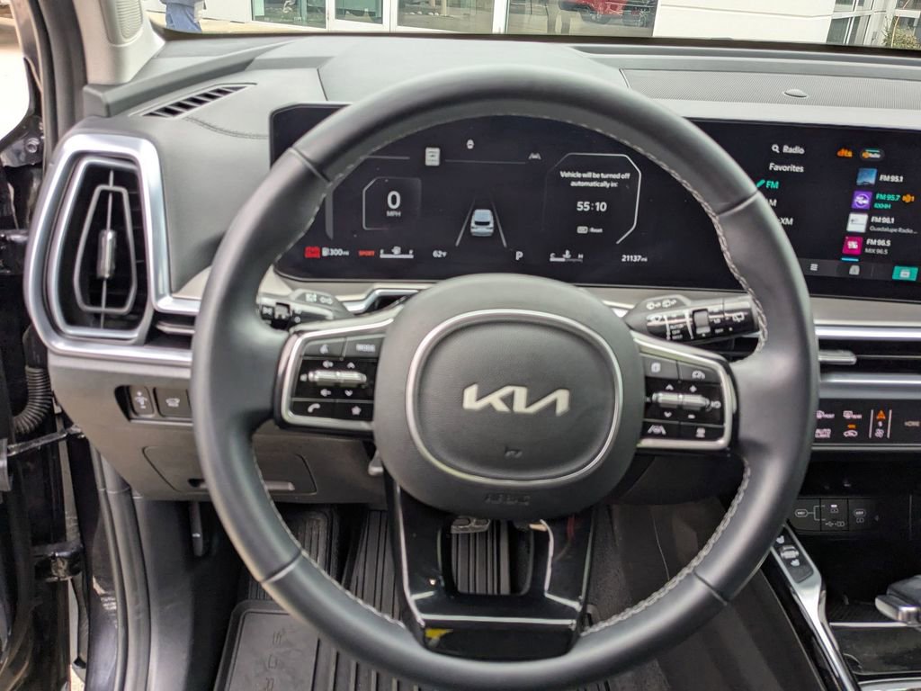 Used 2025 Kia Sorento SX image 17