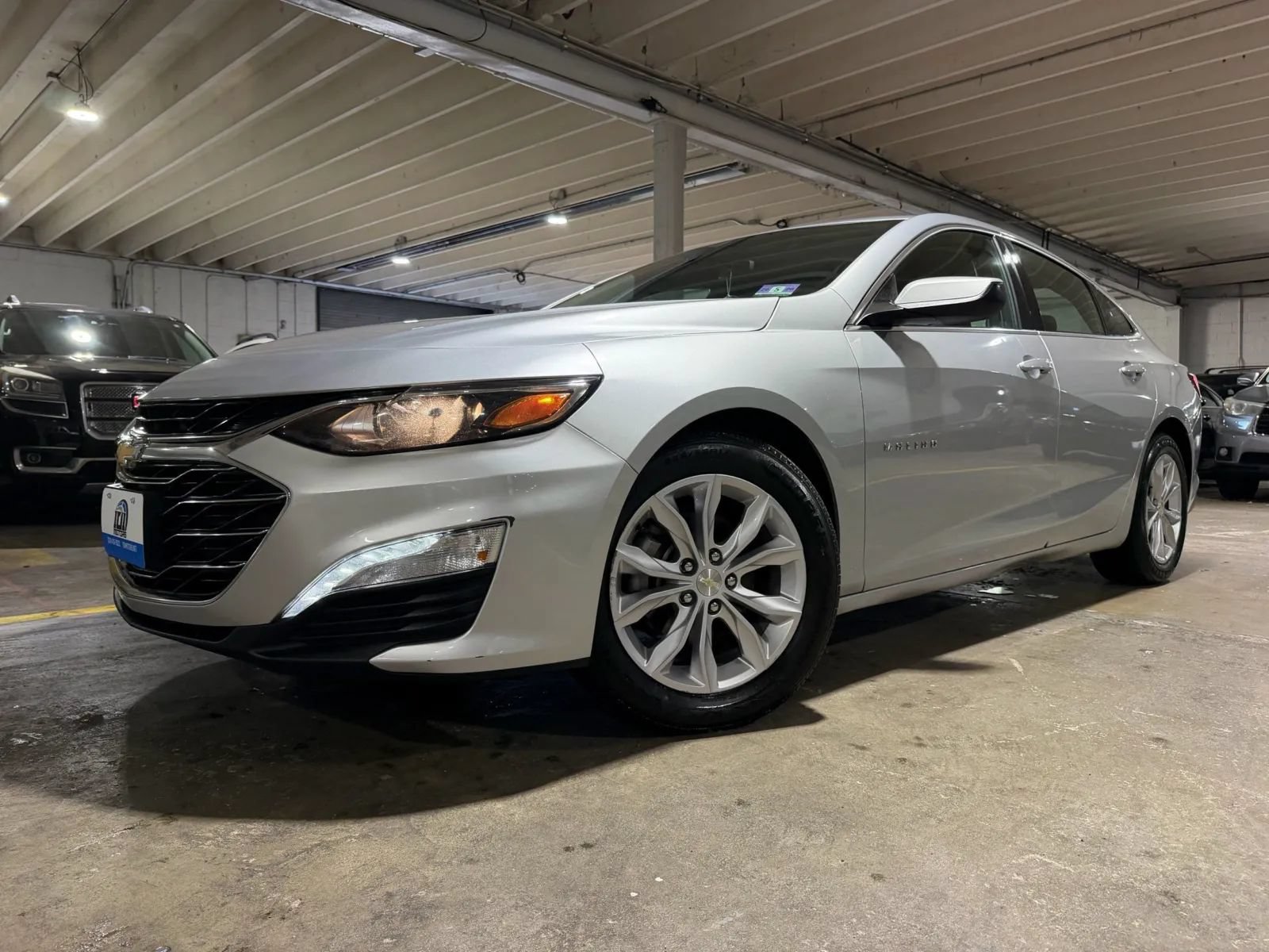 Used 2019 Chevrolet Malibu LT FWD image 1