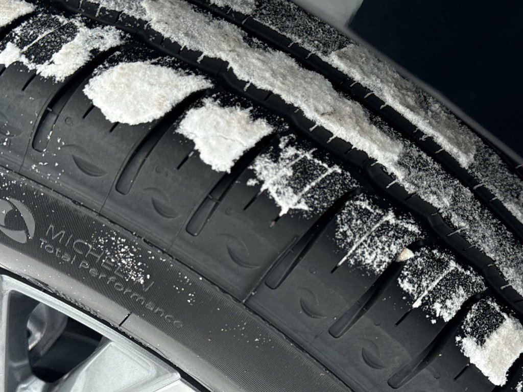 Used 2024 Chevrolet Equinox Premier image 10