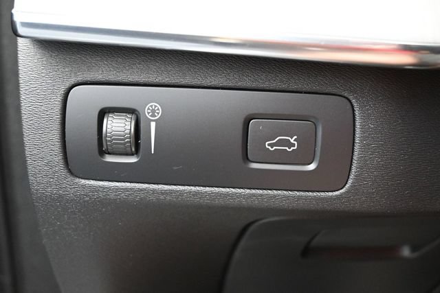 Used 2022 Volvo XC90 T5 Momentum AWD/4WD image 25