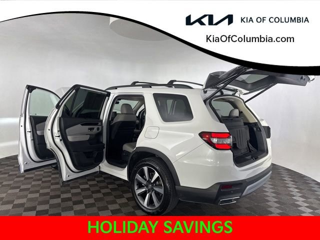 Used 2025 Honda Pilot Touring image 14