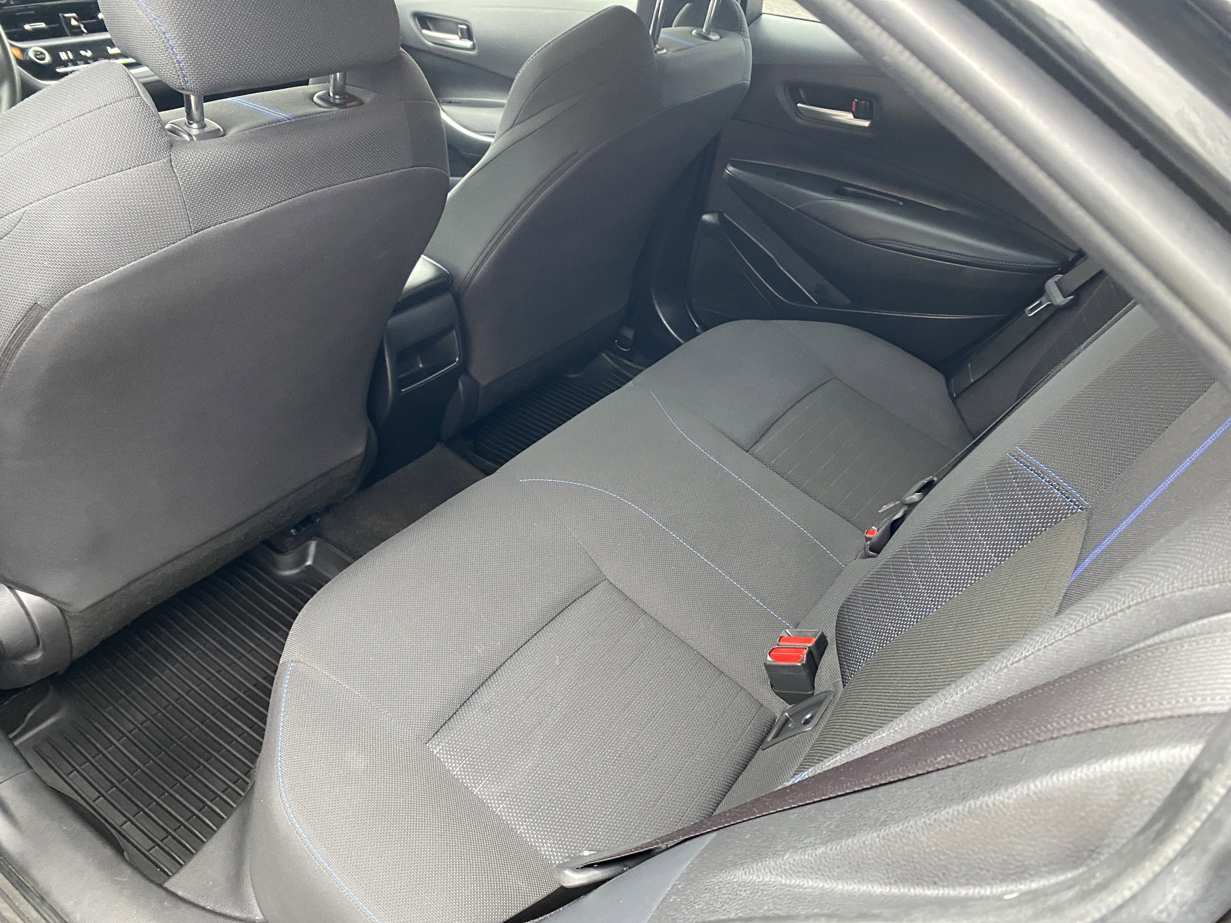 Used 2022 Toyota Corolla SE w/ SE Premium Package image 19