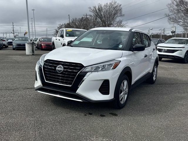 Certified 2025 Nissan Kicks Play S image 9