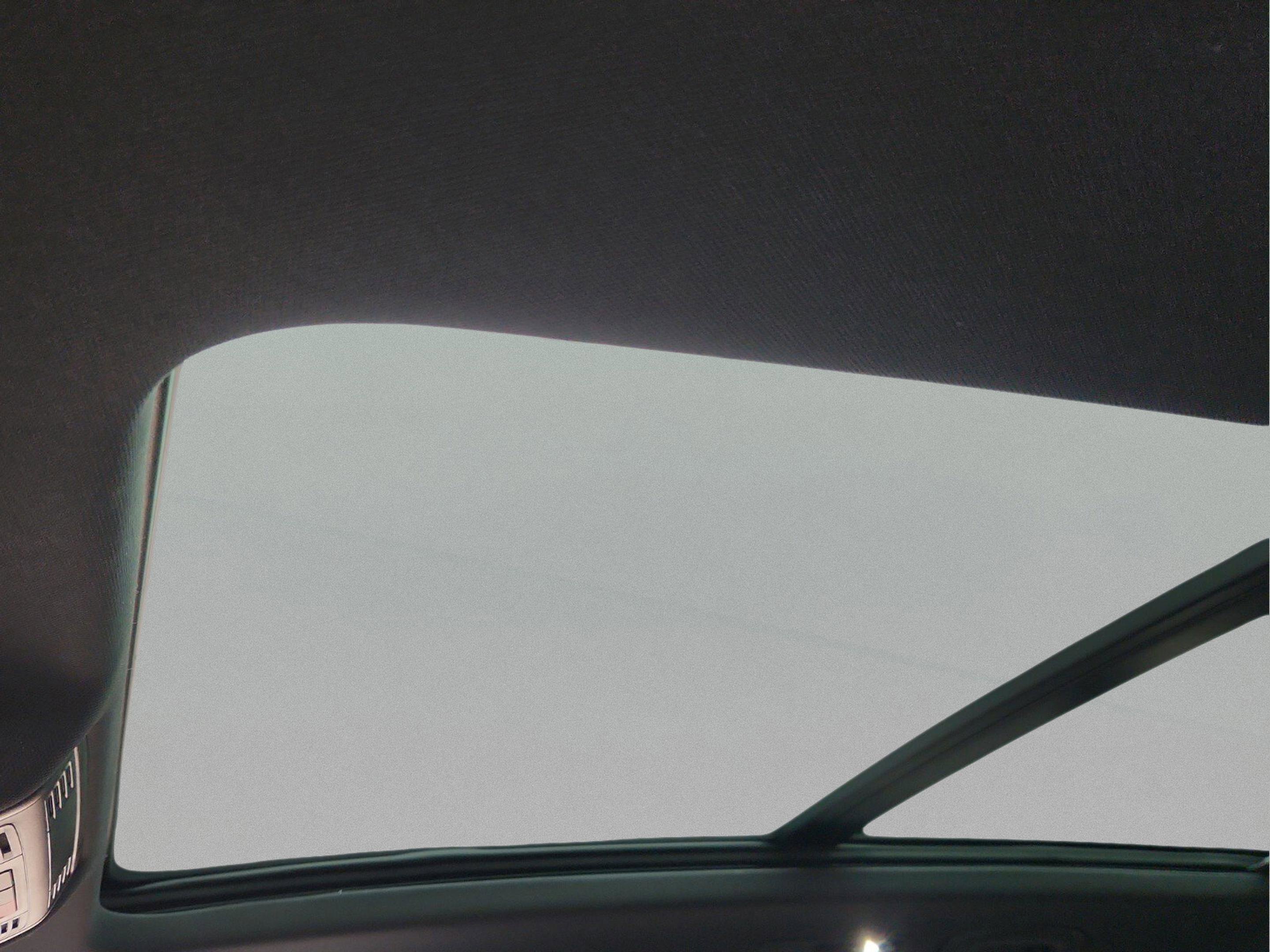 Used 2024 Volkswagen Tiguan SEL R-Line image 15