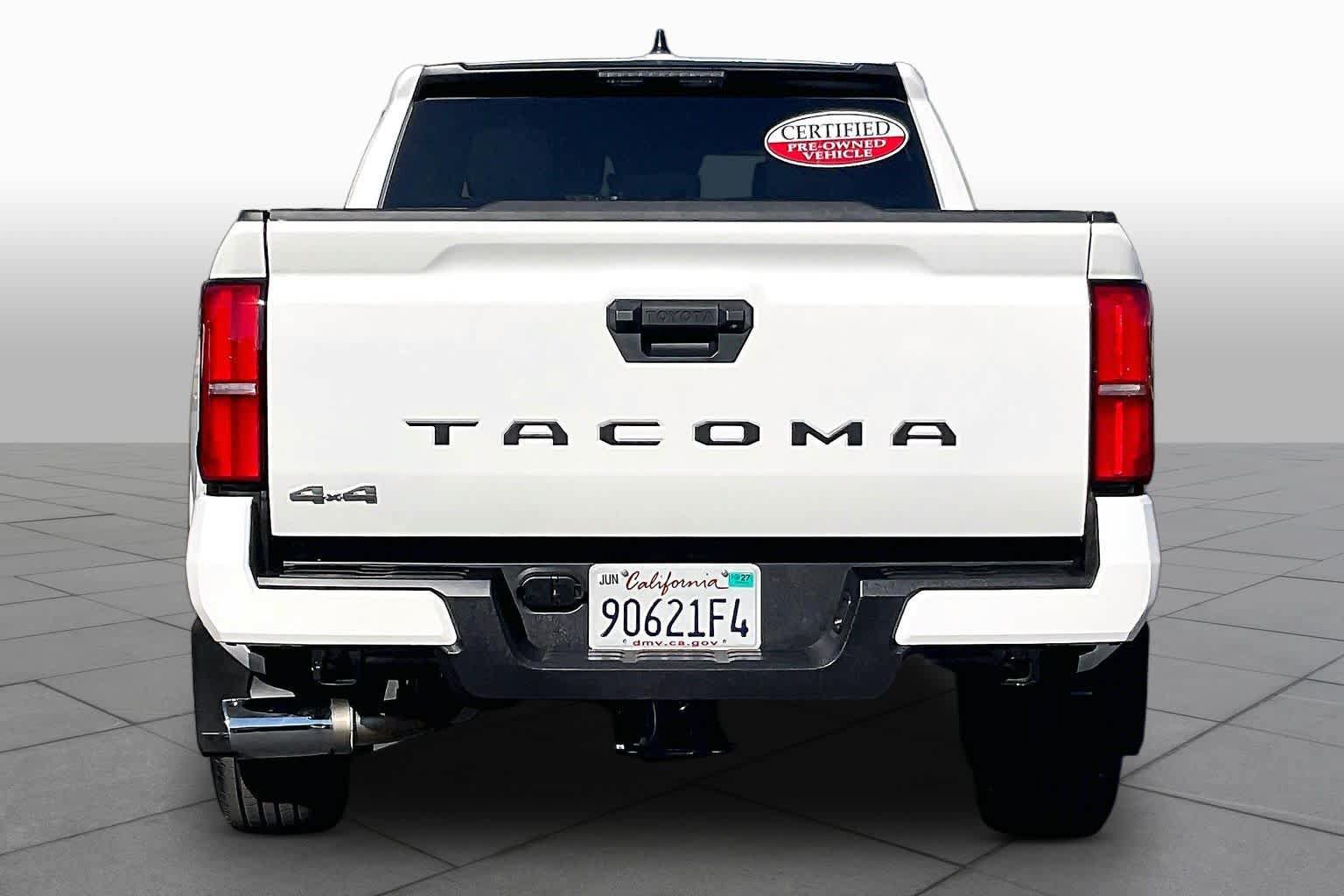 Used 2025 Toyota Tacoma SR5 AWD/4WD image 4