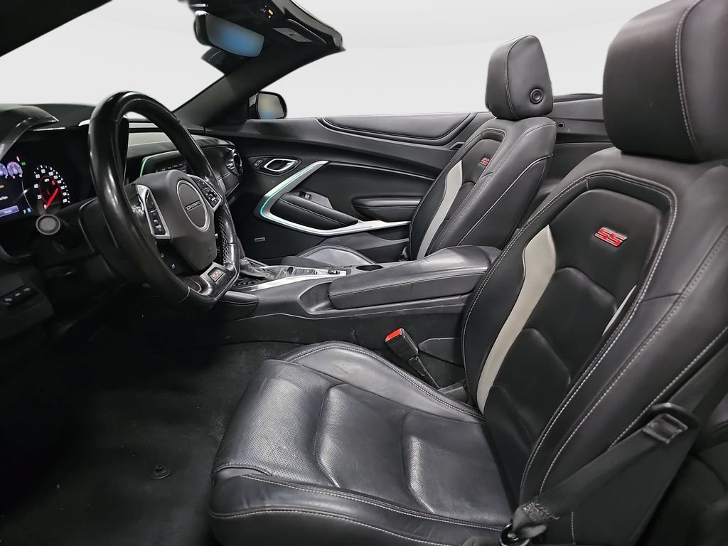Used 2020 Chevrolet Camaro SS RWD image 16