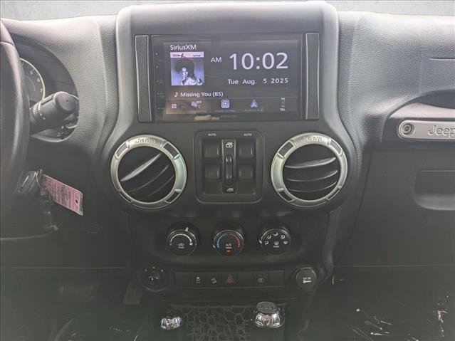 Used 2016 Jeep Wrangler Unlimited Sahara image 13