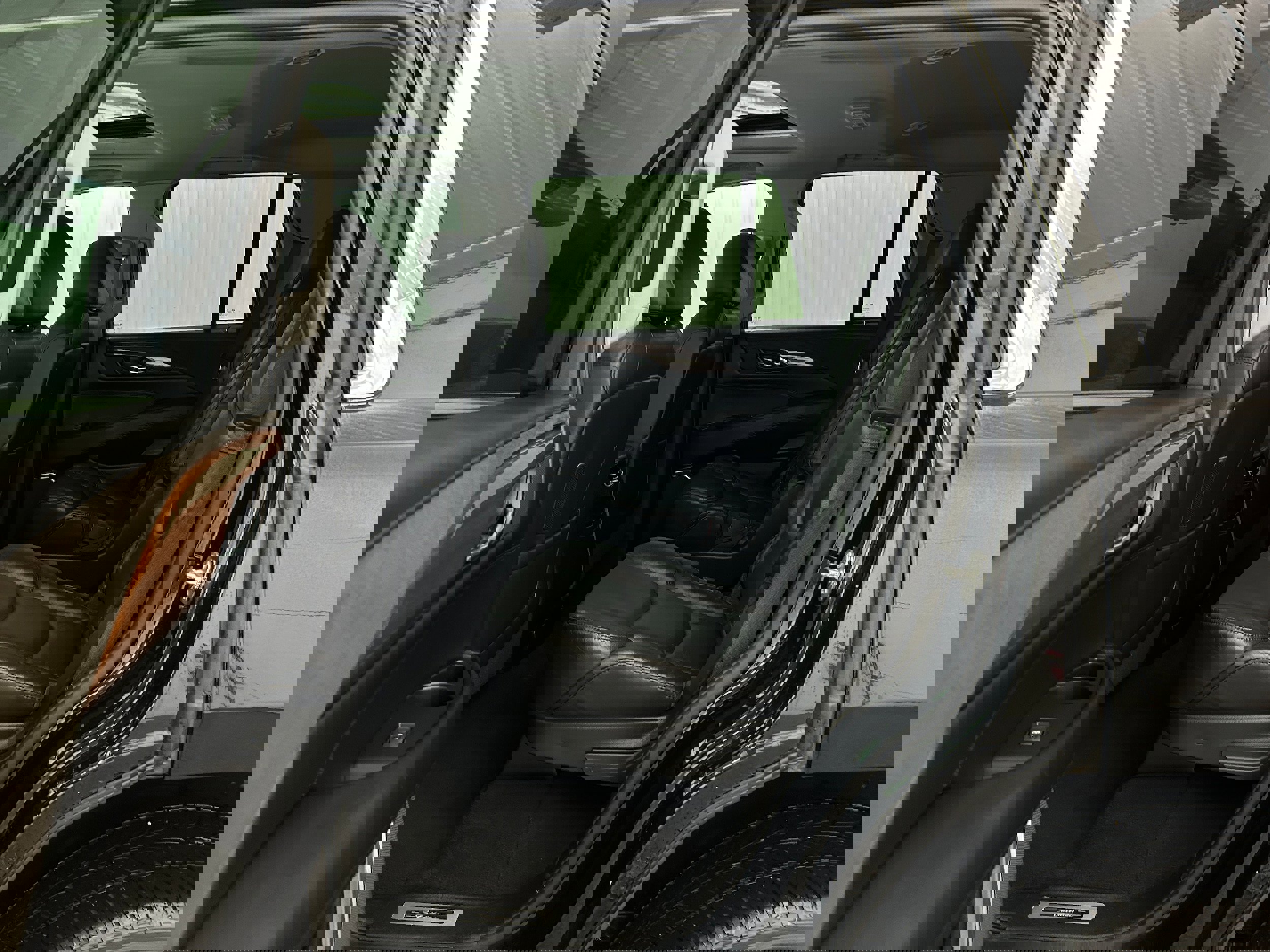 Used 2019 Cadillac Escalade Luxury AWD/4WD image 28