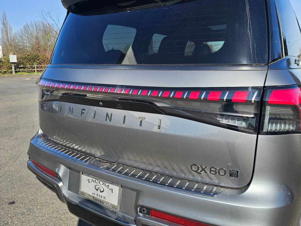 Used 2025 INFINITI QX80 Autograph w/ Autograph Exterior Package image 17