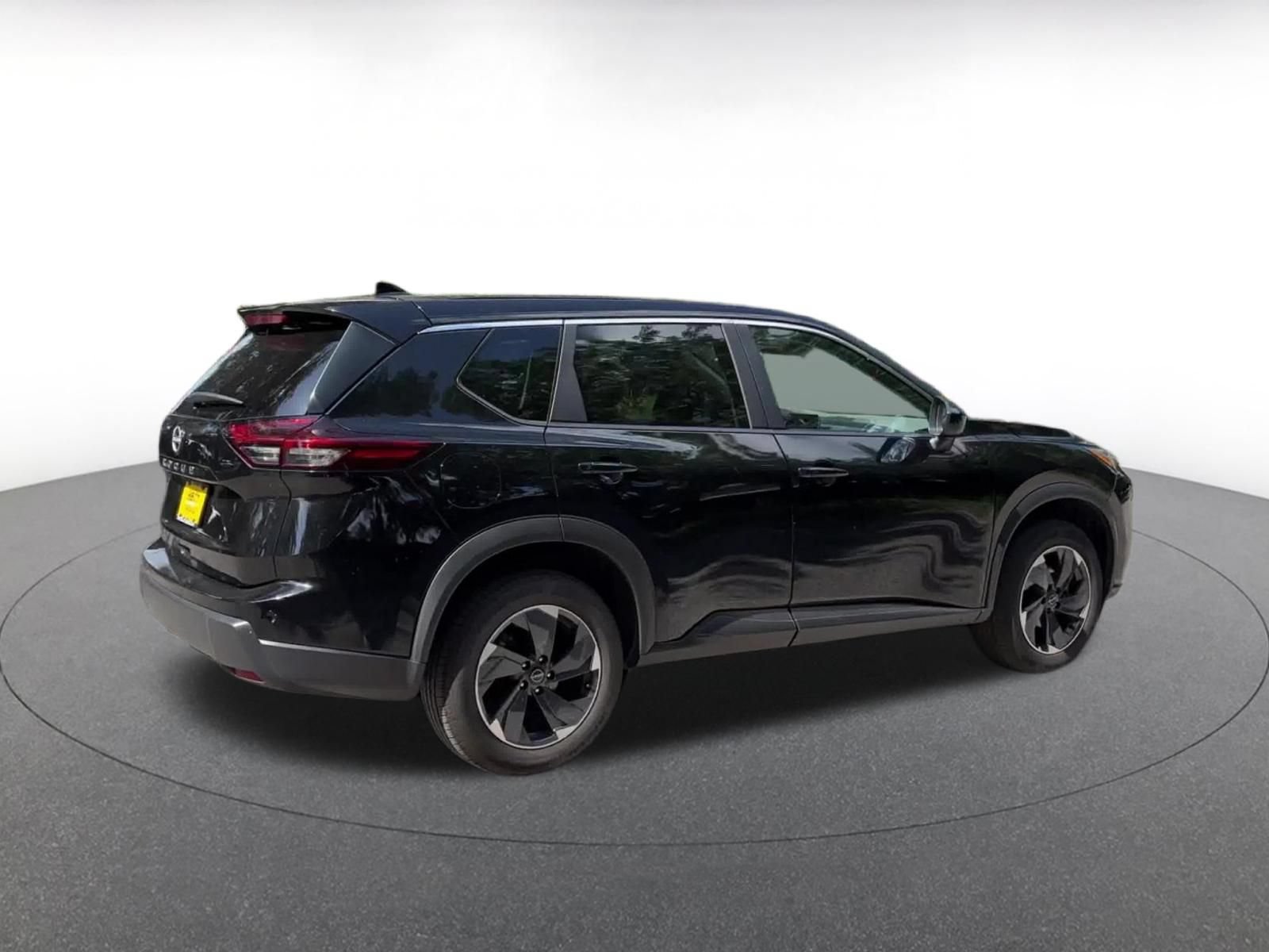 Used 2025 Nissan Rogue SV FWD image 12