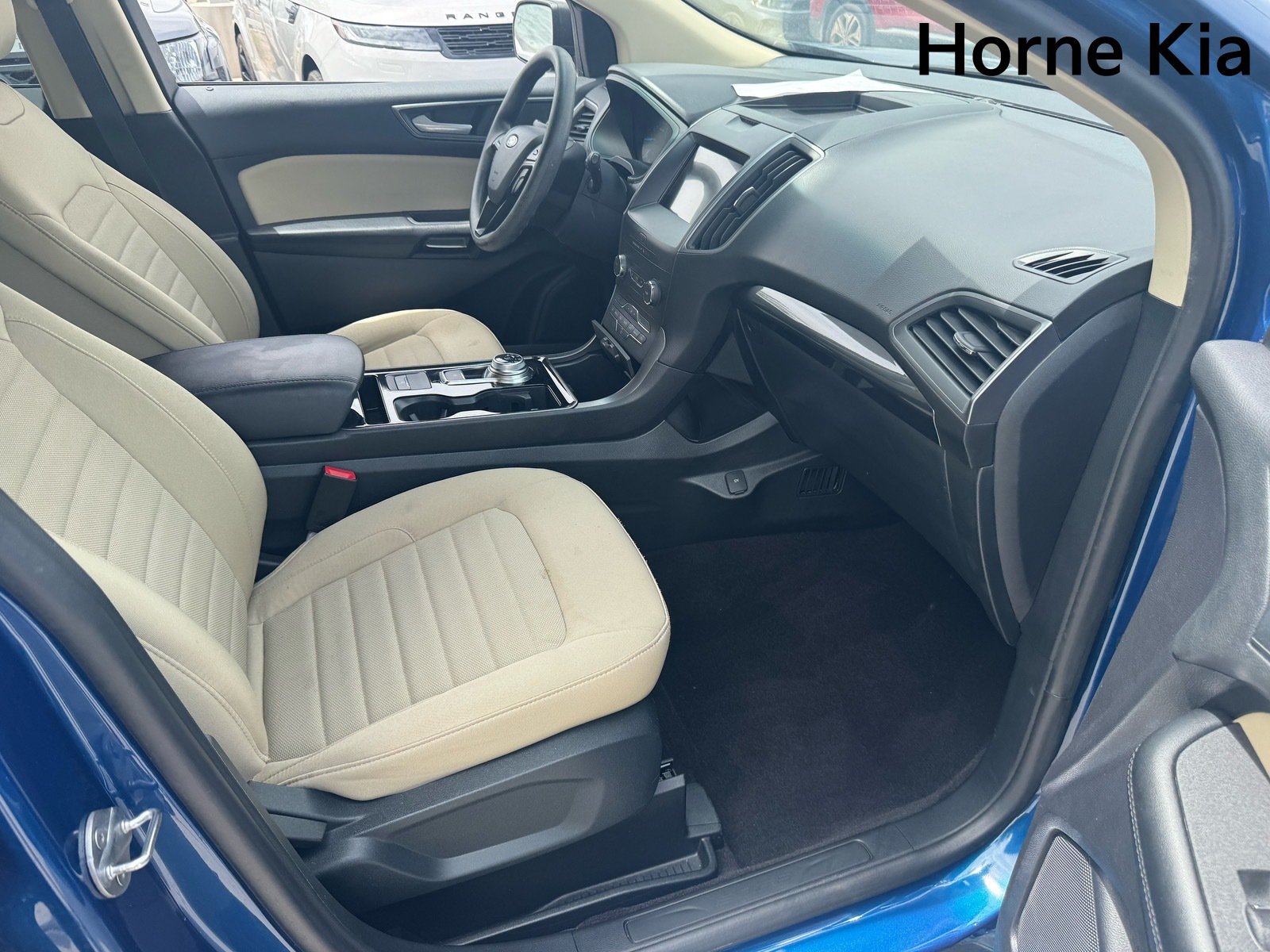Used 2020 Ford Edge SE FWD image 26