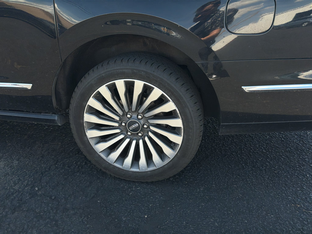 Used 2020 Lincoln Navigator L Reserve w/ Luxury Package AWD/4WD image 4