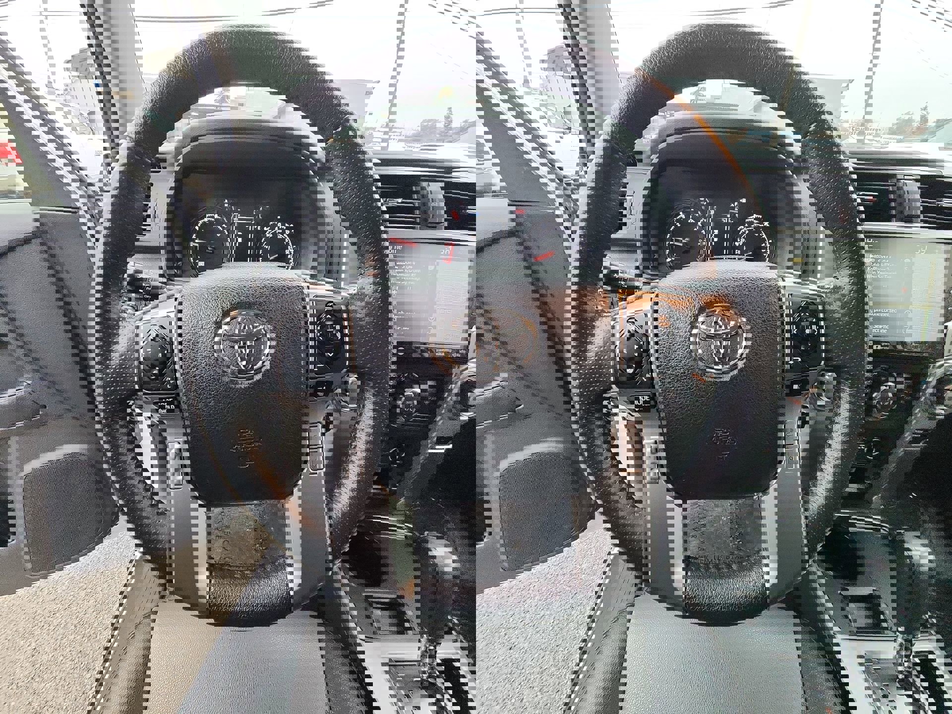 Used 2022 Toyota 4Runner SR5 Premium image 11