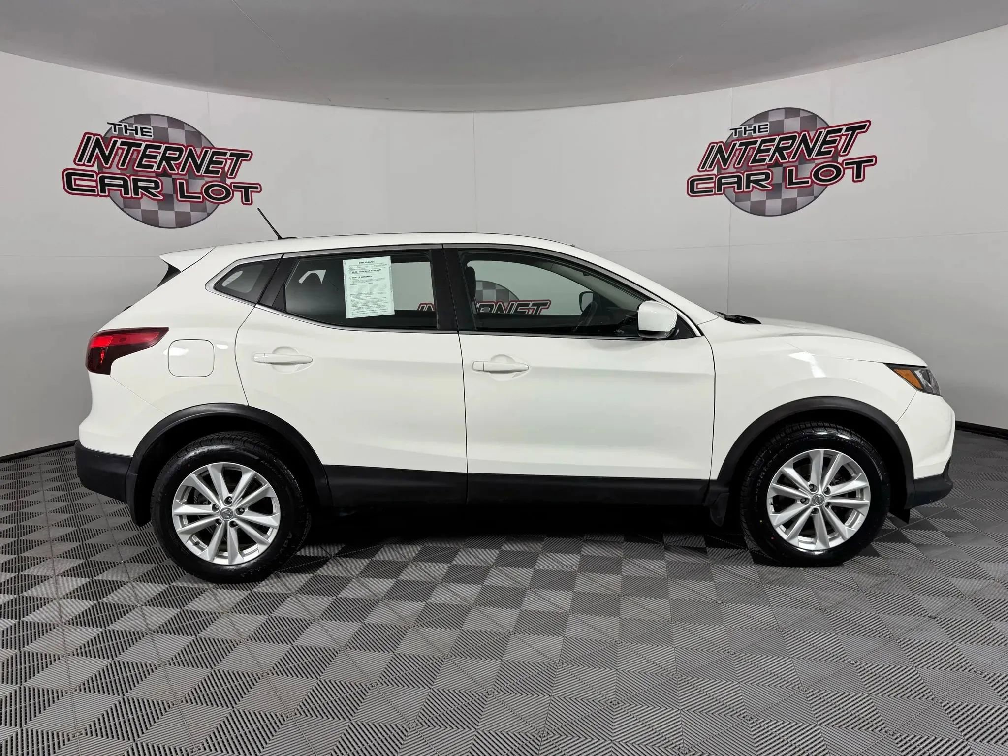 Used 2018 Nissan Rogue Sport S w/ S Appearance Package image 8