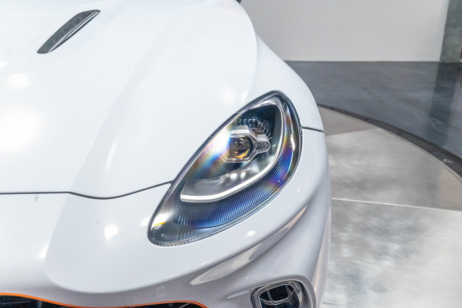 Used 2021 Aston Martin DBX AWD/4WD image 54