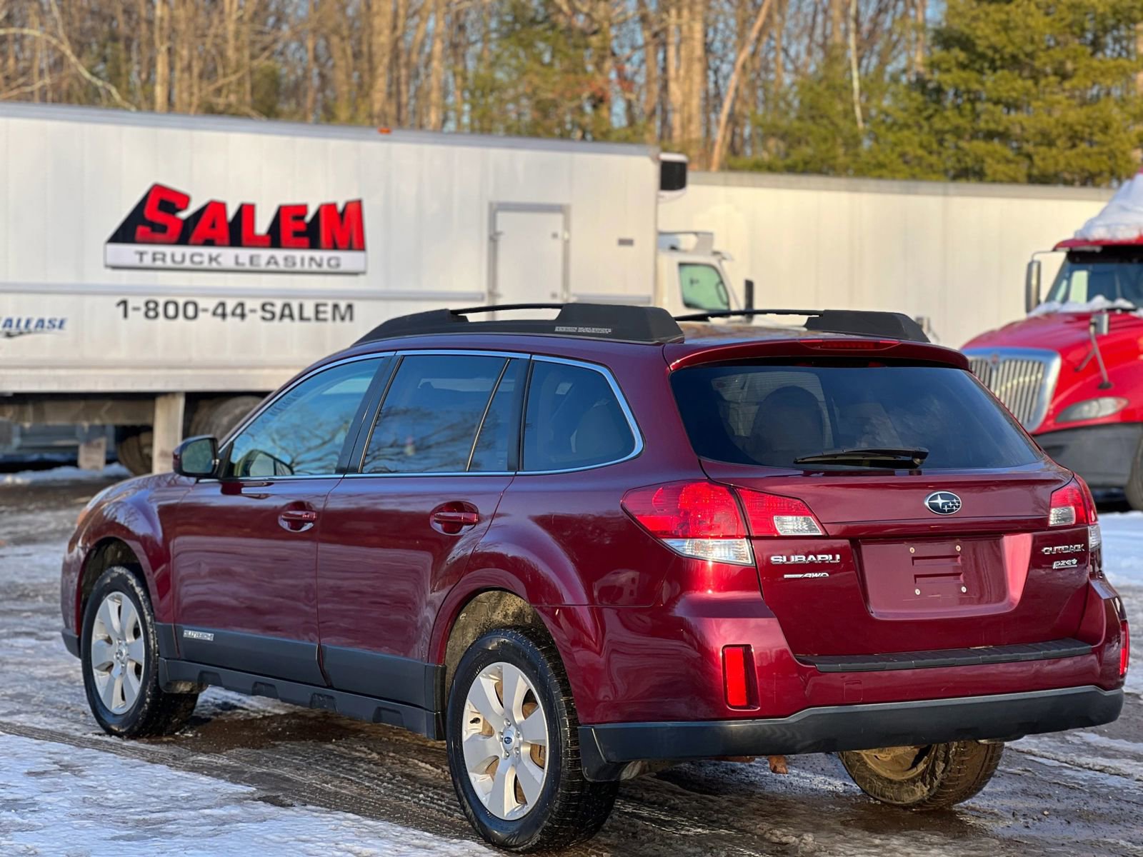 Used 2011 Subaru Outback 2.5i Premium w/ All-Weather Pkg image 4