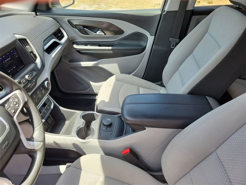 Used 2024 GMC Terrain SLE image 21