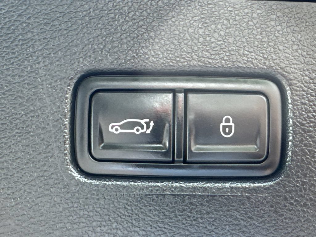 Used 2025 Genesis GV80 2.5T AWD/4WD image 19