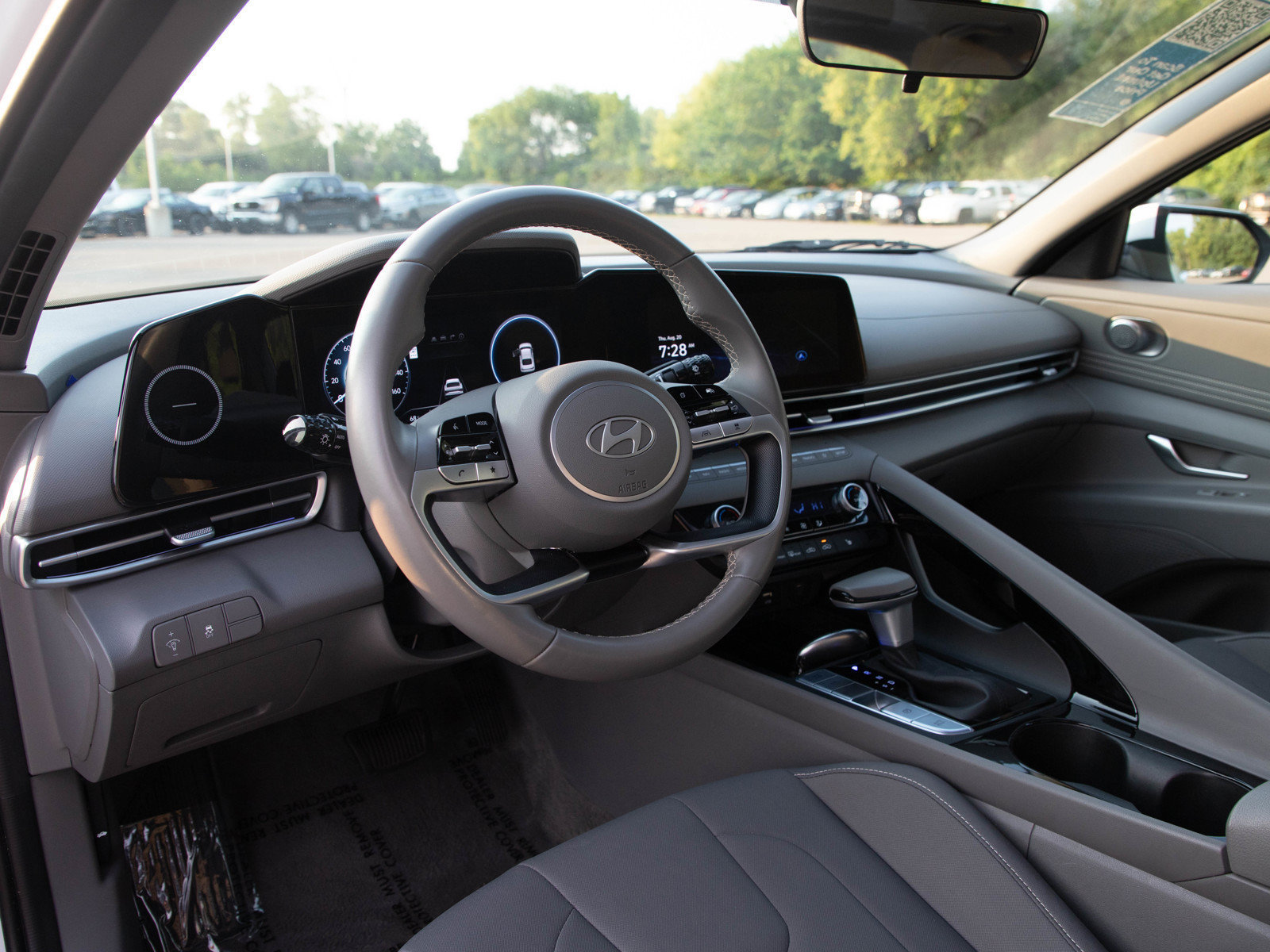 Used 2025 Hyundai Elantra SEL FWD image 22
