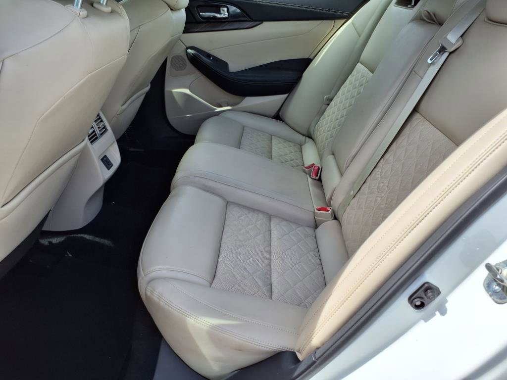 Used 2018 Nissan Maxima Platinum image 12
