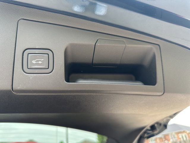 Certified 2024 Cadillac XT5 Premium Luxury w/ LPO, Floor Liner Package AWD/4WD image 22